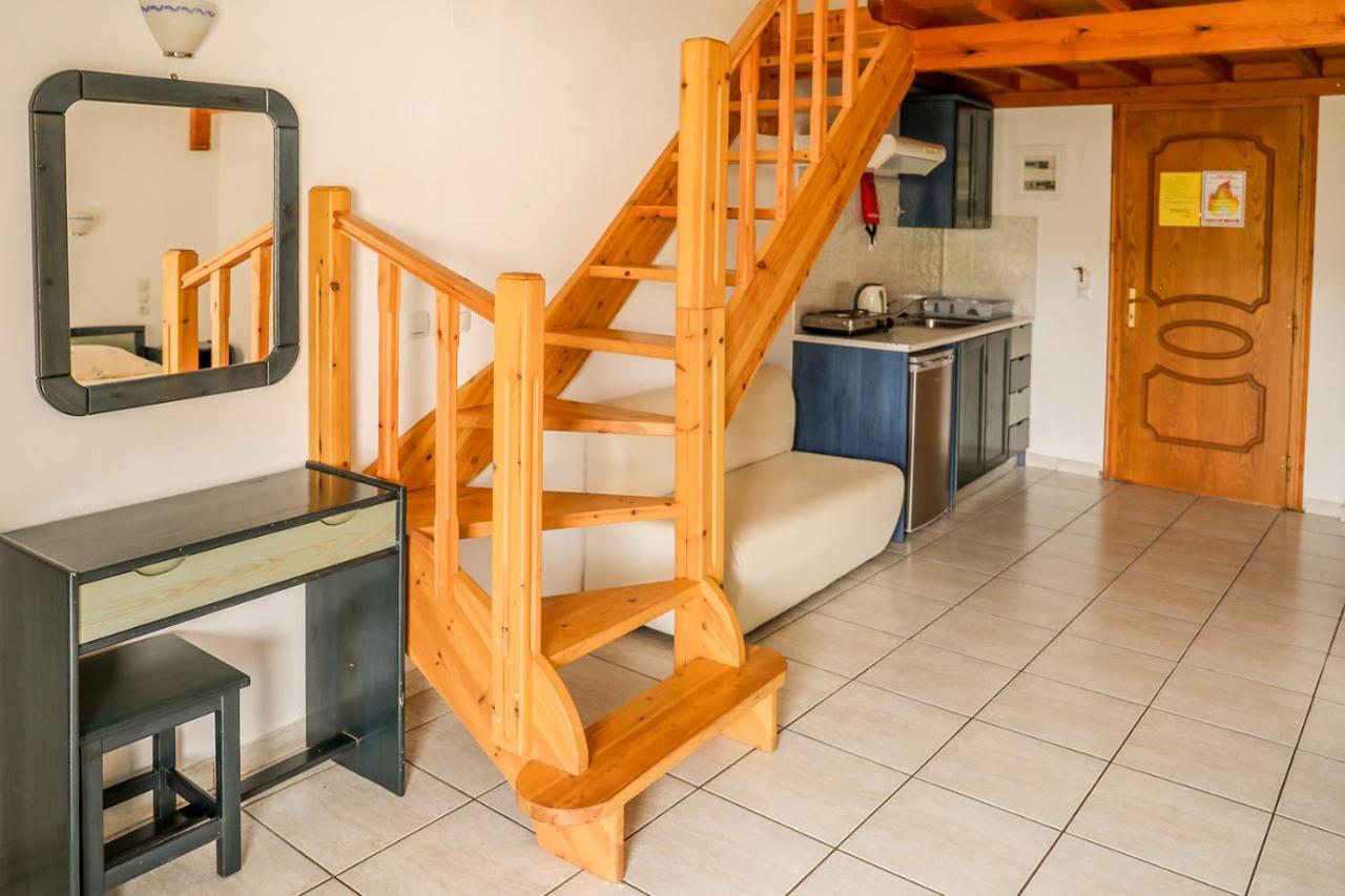 Sunset Studios & Apartments Кукунарис Экстерьер фото